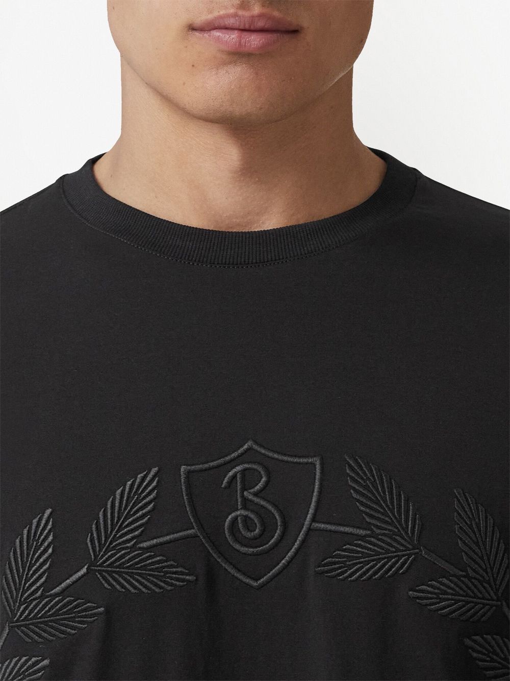 Oak Leaf Crest Black Cotton T-shirt