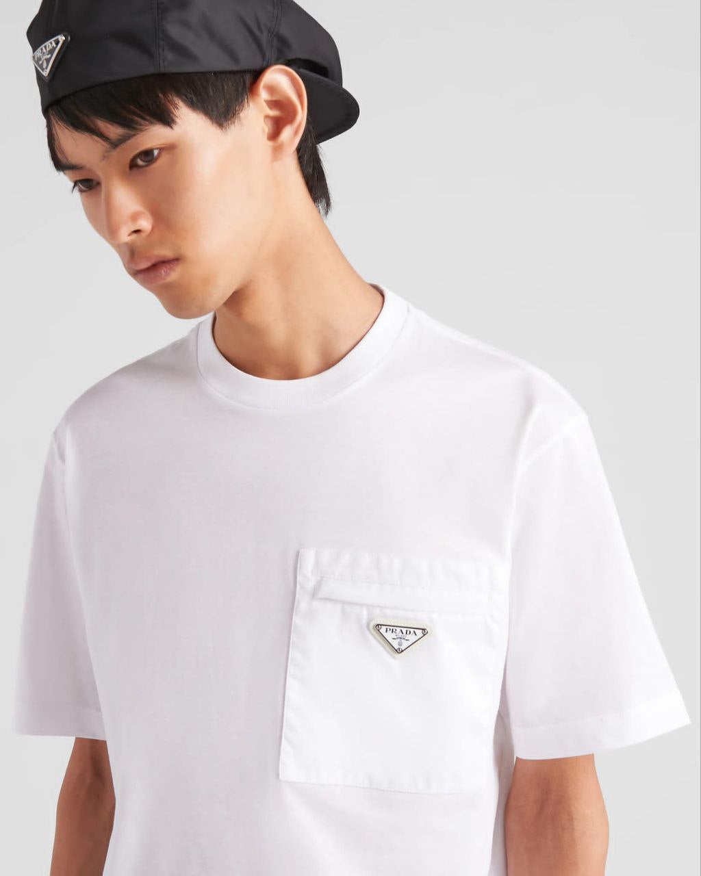 White Logo Plaqué Pocket T-shirt - Exclusive Wear