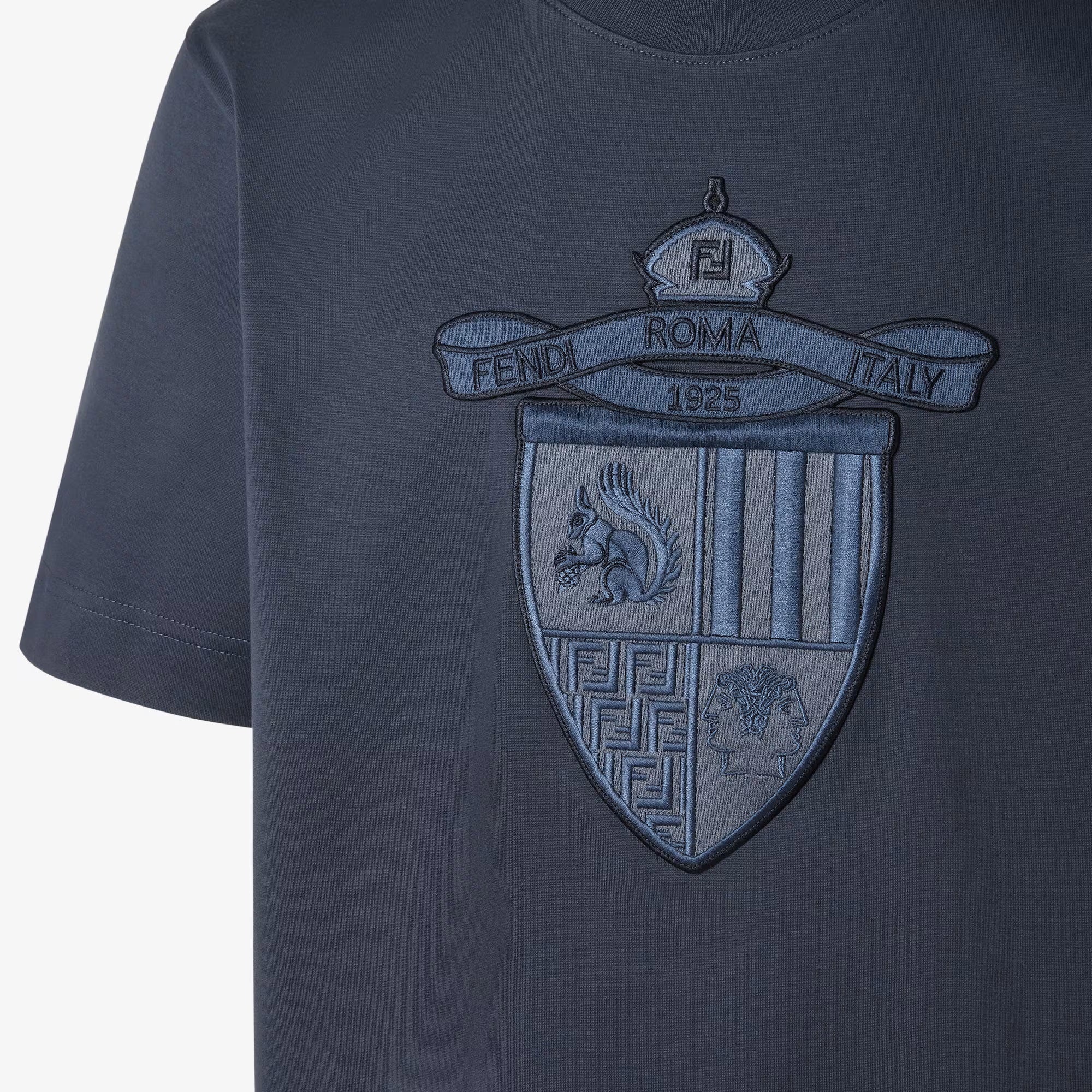 Crest Symbol Dark Blue T-shirt - Exclusive Wear