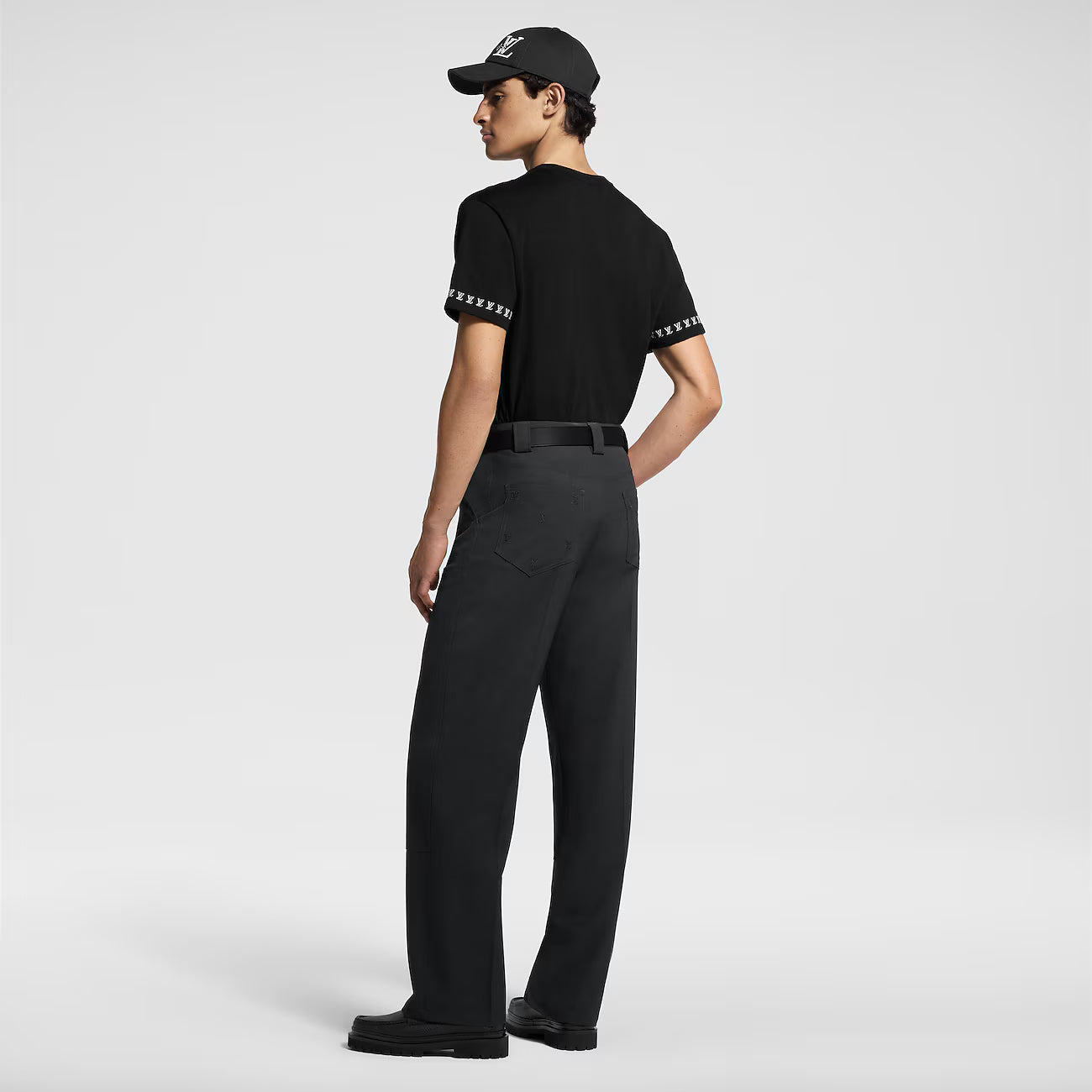 Signature Short-Sleeved Knitwear Black T-shirt - Exclusive Wear