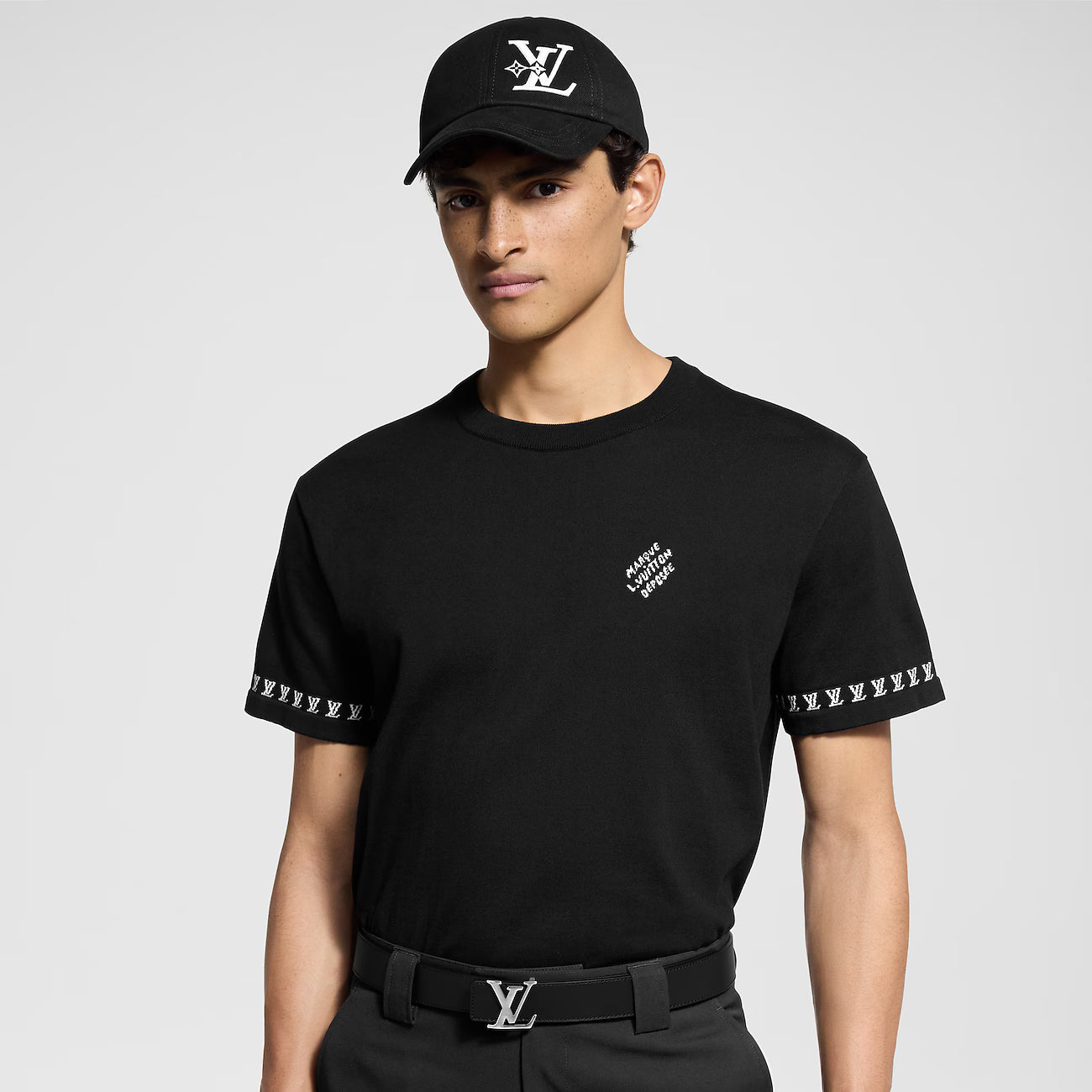 Signature Short-Sleeved Knitwear Black T-shirt - Exclusive Wear